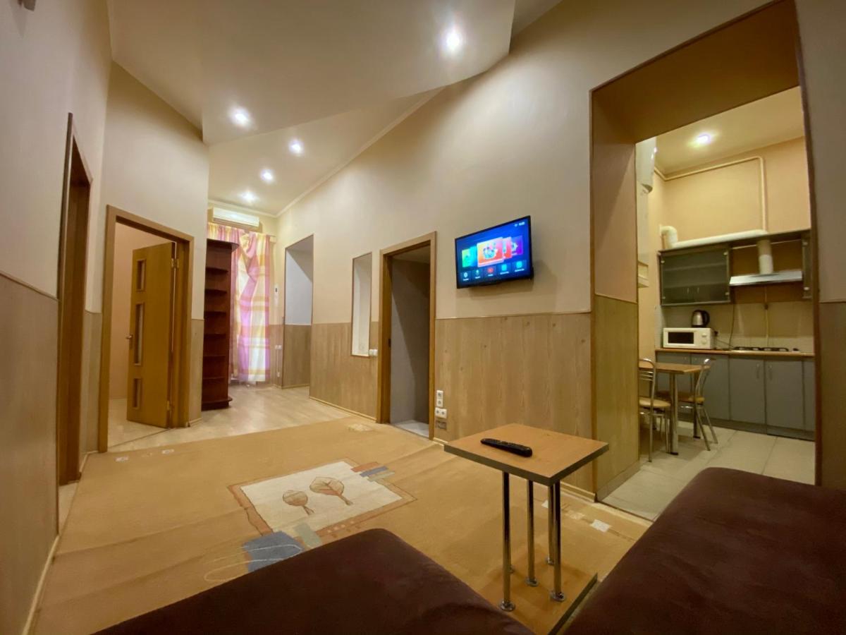 Central Apartments Одесса Экстерьер фото