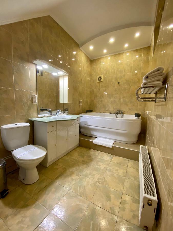 Central Apartments Одесса Экстерьер фото