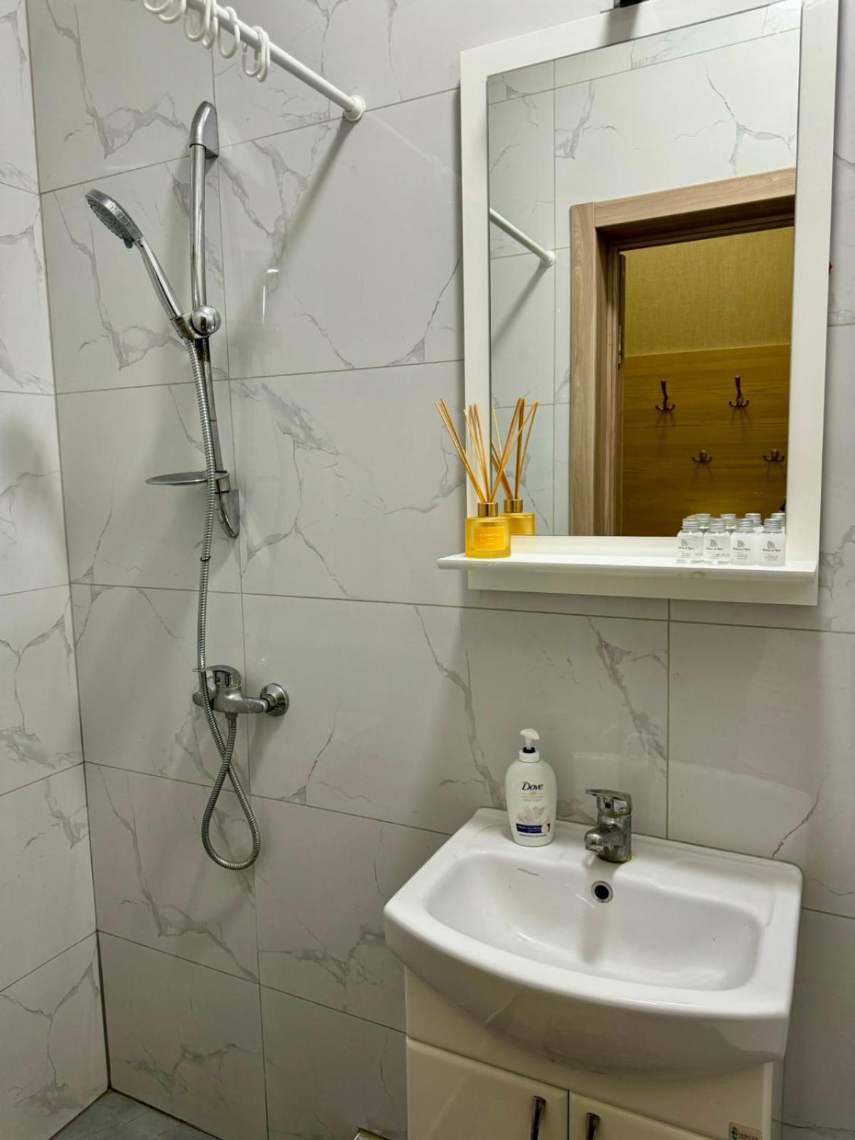 Central Apartments Одесса Экстерьер фото